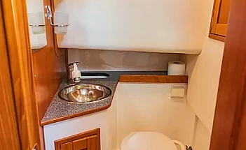 19-head-compartment