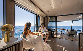 04-gallery-interno-salon-03-yacht-navetta58