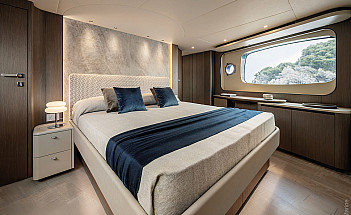 04-gallery-interno-suite-armatoriale-01-yacht-navetta58