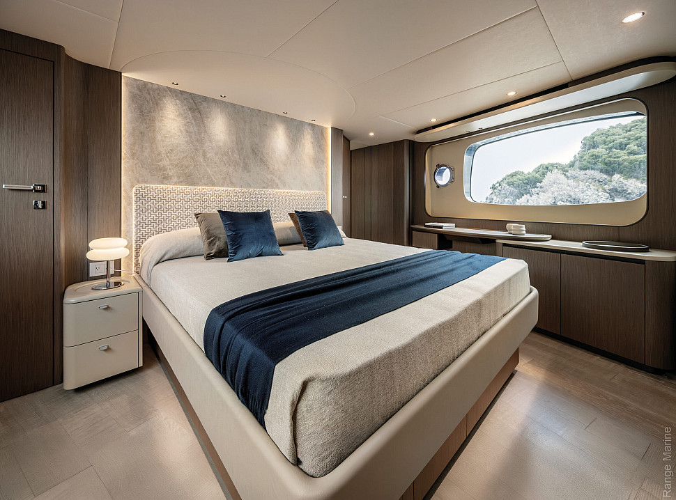 Absolute Navetta 58 — Каюта владельца