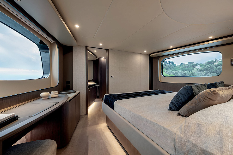 Absolute Navetta 58 — Каюта владельца