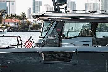 BRABUS Shadow: BRABUS Shadow 1500 XC Cross Cabin, рубка и борт