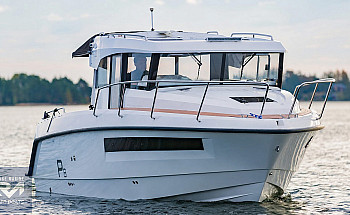 02-exterior-front-water