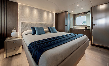 04-gallery-interno-vip-cabin-01-yacht-navetta58 (1)