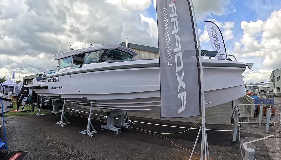 Axopar 38 XC Cross Cabin - вид сбоку