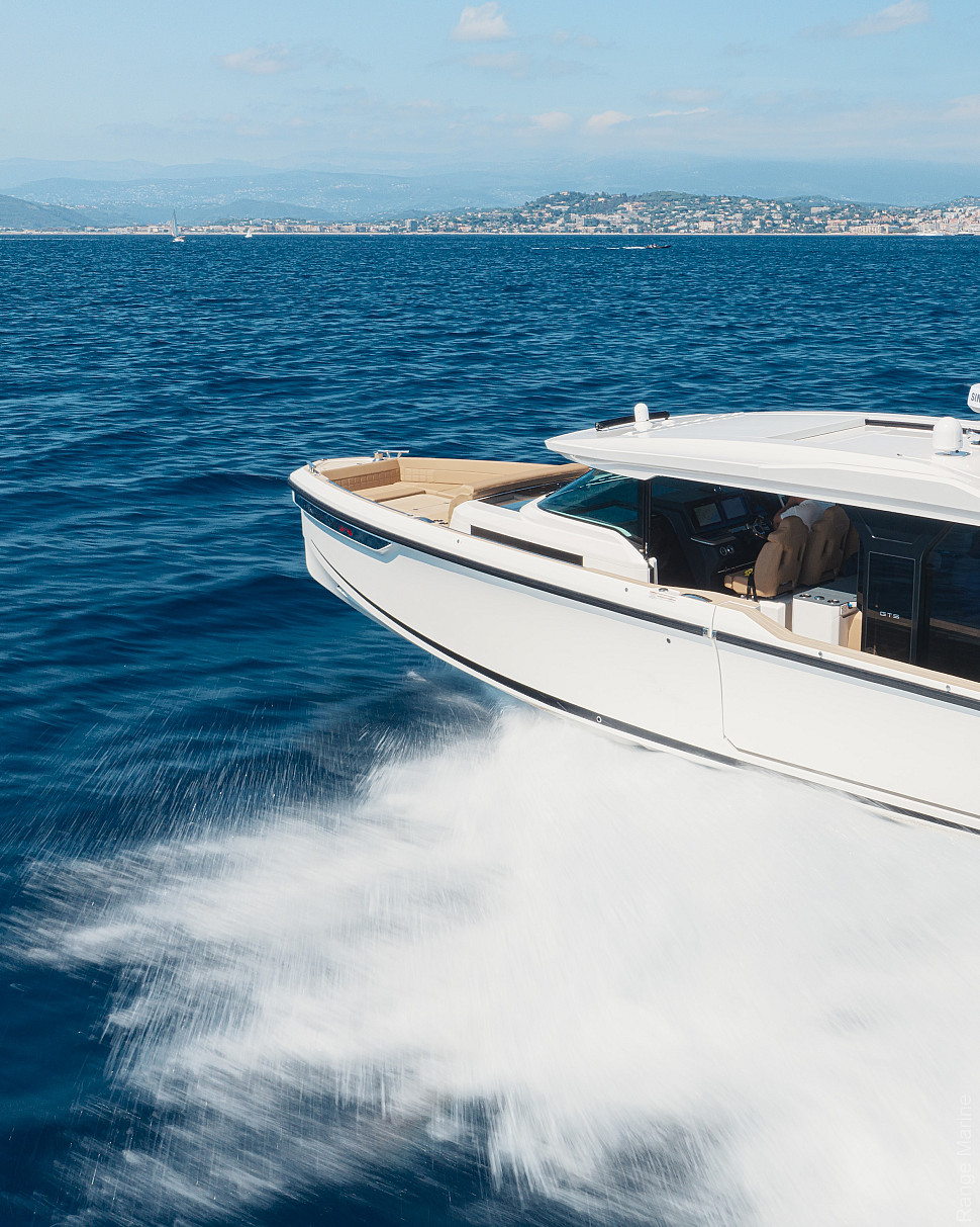Яхта за €750 000 не должна стоять: как превратить Saxdor 460 GTS в семейный актив, клуб и источник дохода Saxdor 460 GTS