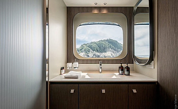 04-gallery-interno-vip-cabin-03-yacht-navetta58