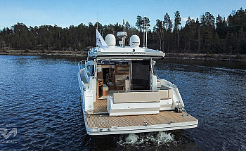 08-exterior-stern-running