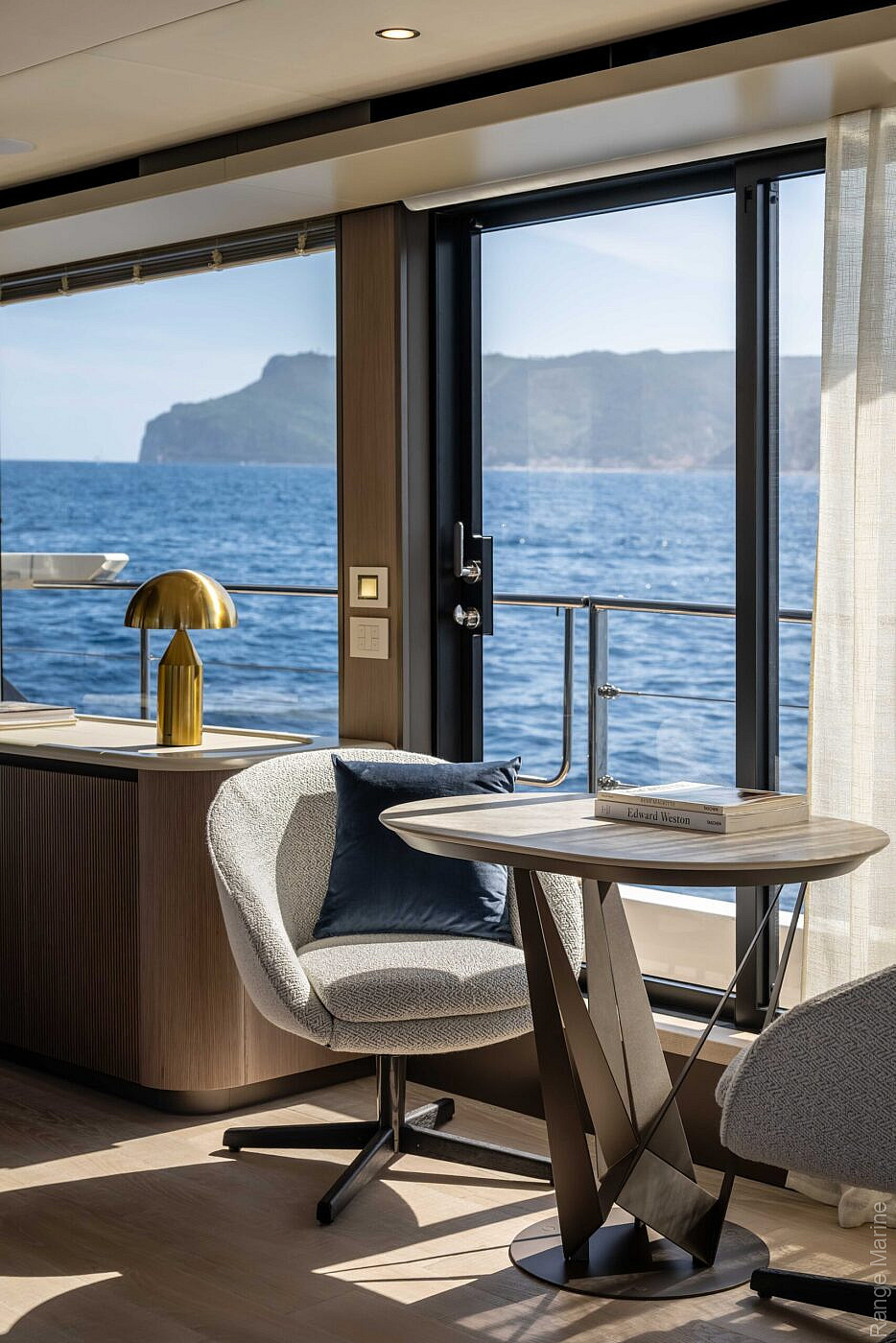 Absolute Navetta 58 — Детали интерьера