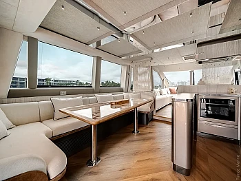 салон и камбуз: обзор от кормы Galeon 620 FLY: салон и камбуз: обзор от кормы