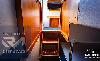 17-cabin-corridor