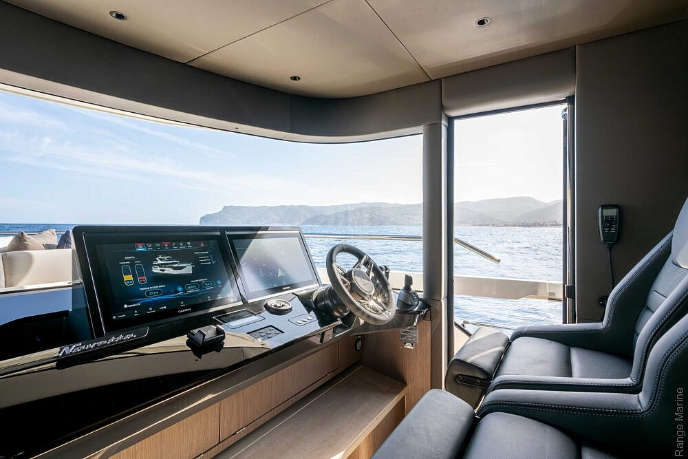 07-gallery-interni-yacht-navetta58-06-1000x667