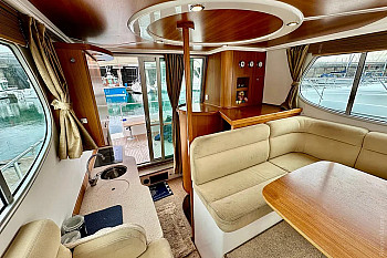 Nord Star 40 Patrol, салон, угловая банкетка и стол Nord Star 40 Patrol: Nord Star 40 Patrol, салон, угловая банкетка и стол