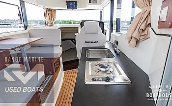10-galley-and-dinette