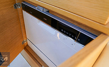 24-fridge-detail