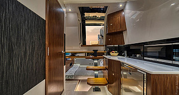 Sea Ray: Sundancer 370: салон и камбуз