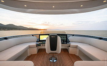 03-gallery-esterni-yacht-navetta66-01-1000x667