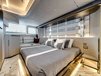 кокпит: стол и кресла Galeon 620 FLY: кокпит: стол и кресла