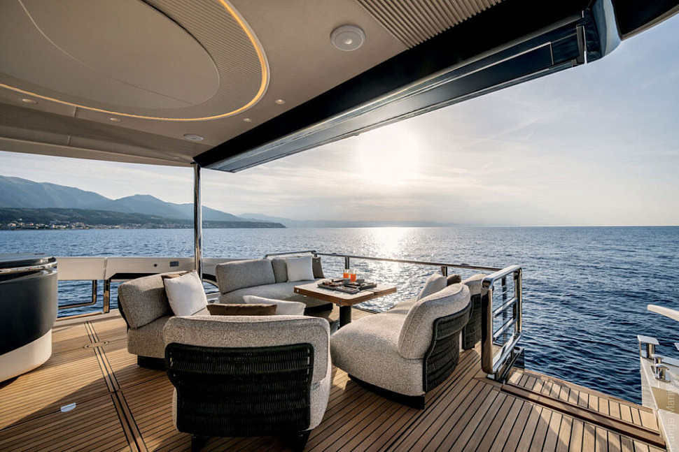 Absolute Navetta 66 — Экстерьер