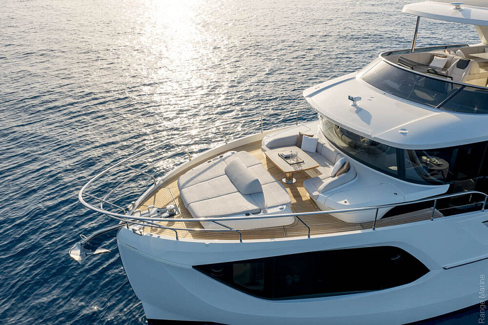 03-gallery-esterni-yacht-navetta66-04-1000x667