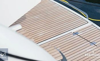 08-teak-detail