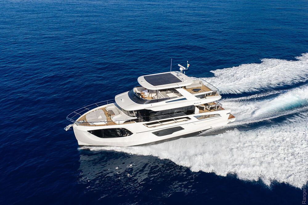 03-gallery-esterni-yacht-navetta66-07-1000x667