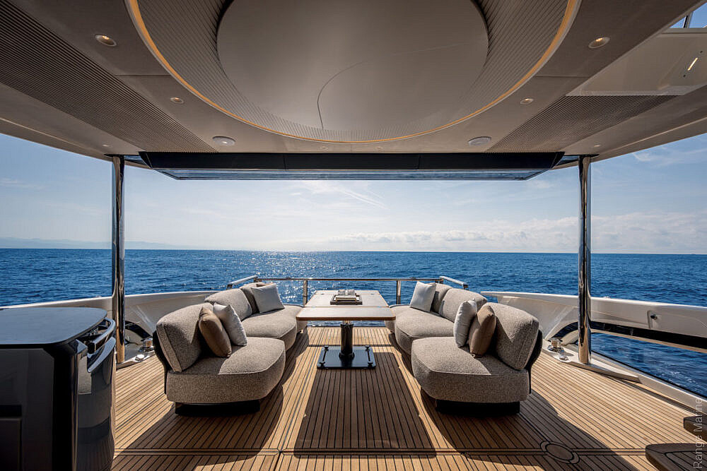 03-gallery-esterni-yacht-navetta66-10-1000x667