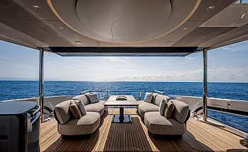 03-gallery-esterni-yacht-navetta66-10-1000x667