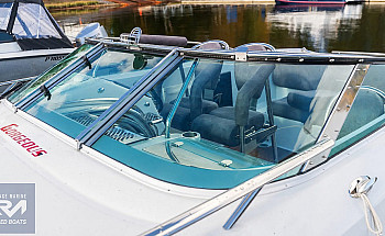 03-exterior-bow-glass
