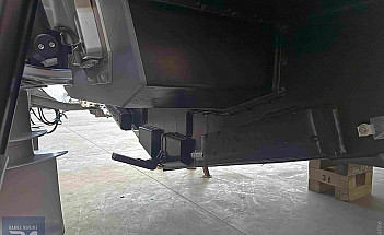 17-hull-detail