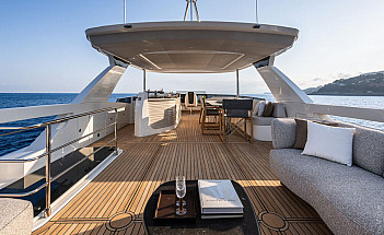 03-gallery-esterni-yacht-navetta66-15-1000x667