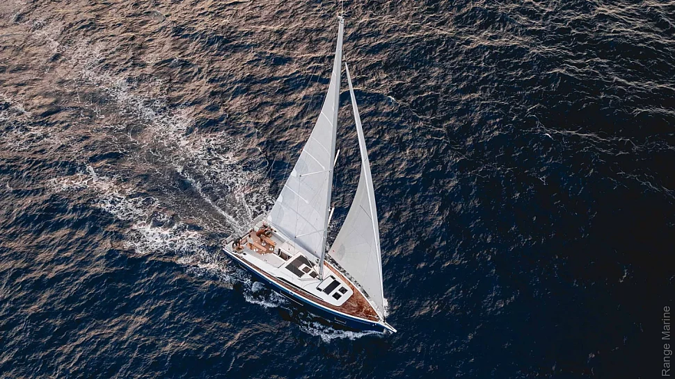 Oceanis 47: семейную яхту стоит выбирать с карты будущих маршрутов BENETEAU Oceanis 47: палуба и интерьер