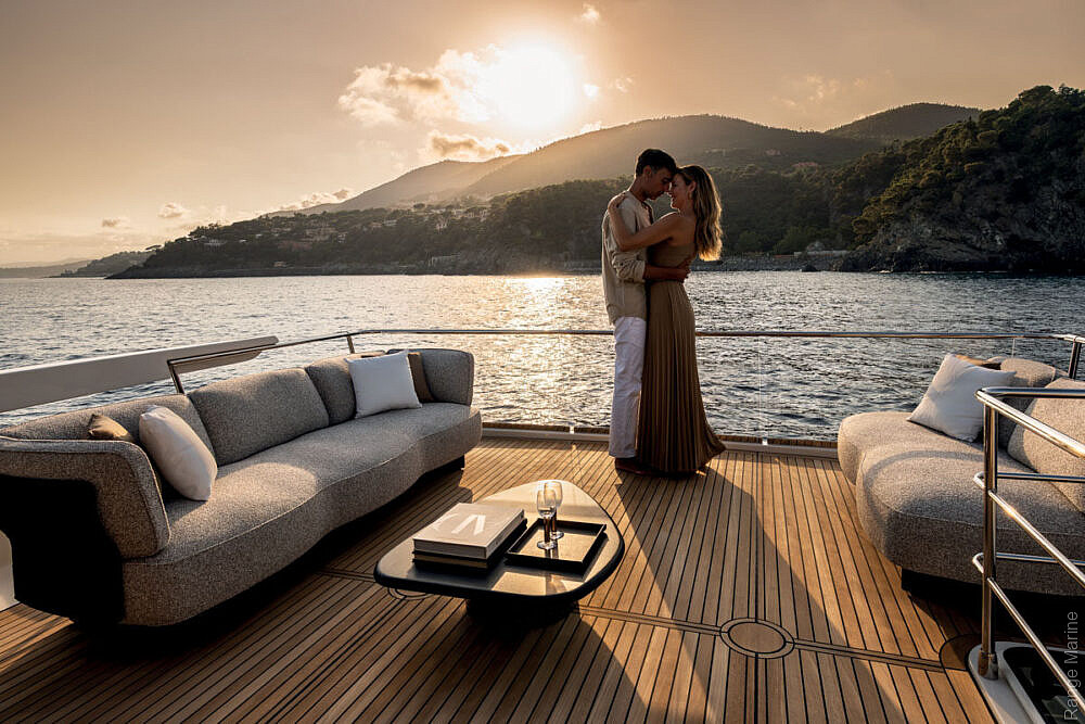 03-gallery-esterni-yacht-navetta66-17-1000x667