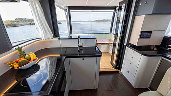 Nimbus 495 Flybridge: камбуз Nimbus: Nimbus 495 Flybridge: камбуз