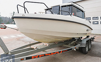 03-exterior-bow-trailer