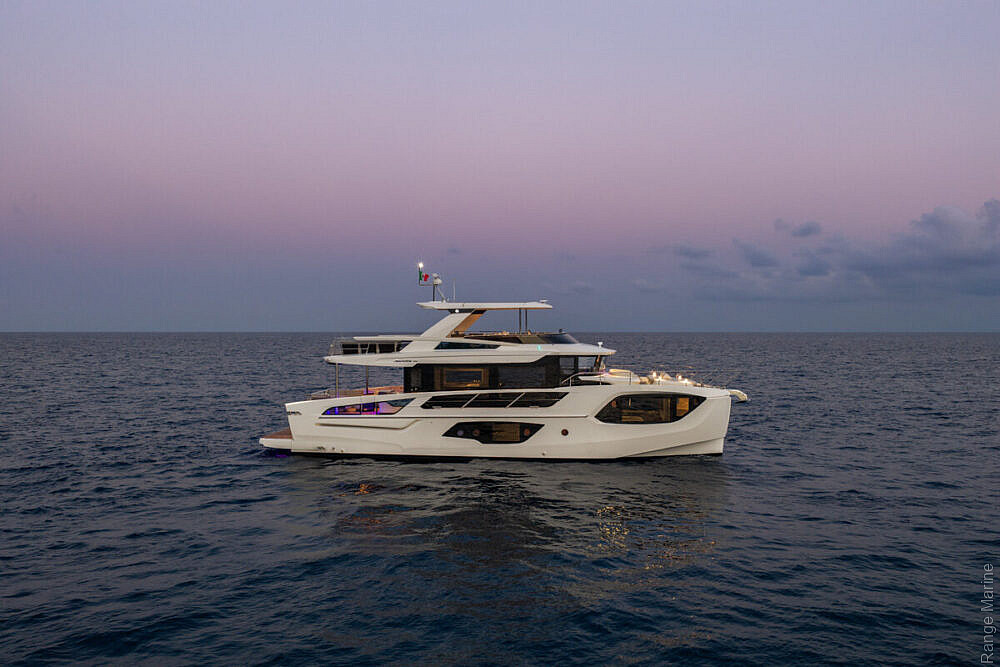 03-gallery-esterni-yacht-navetta66-18-1000x667
