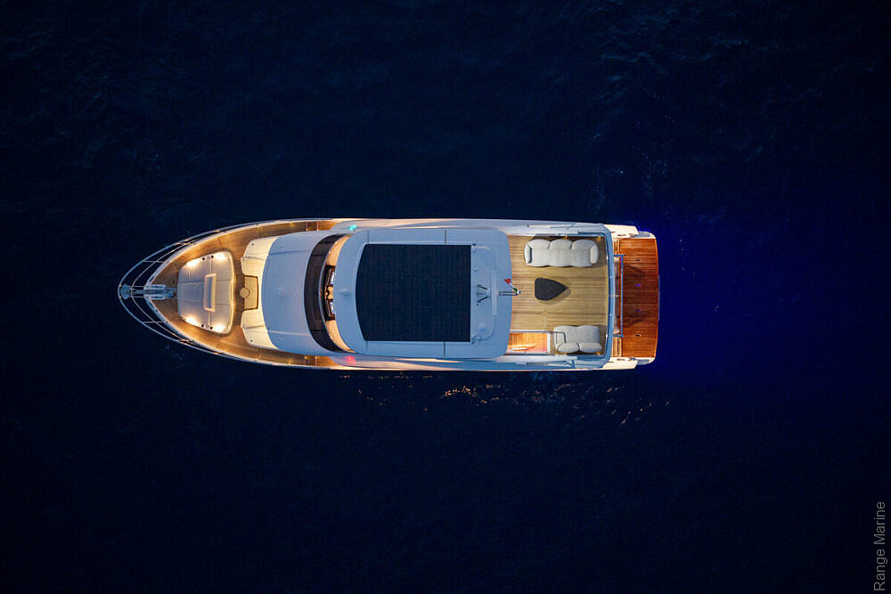 03-gallery-esterni-yacht-navetta66-19-1000x667
