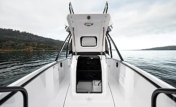 axopar-22-t-top-a13-editorial-photo-src036
