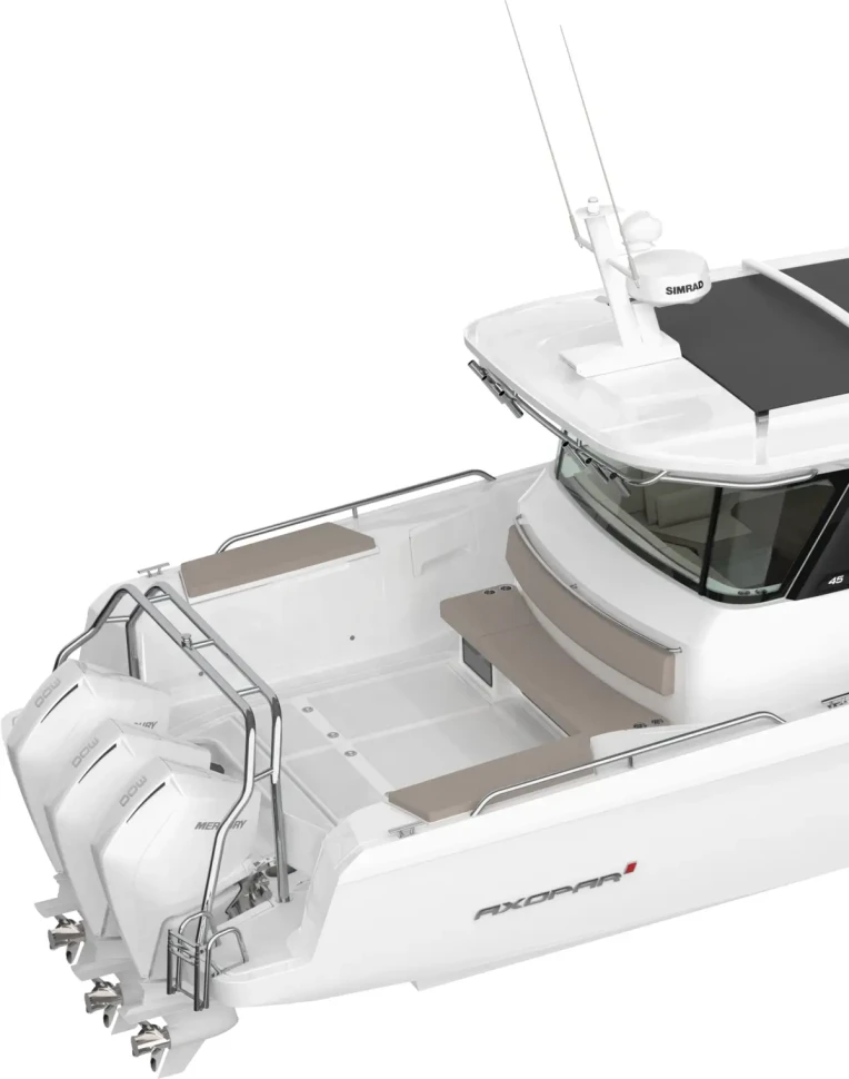 Корма Axopar 45 XC с подвесными моторами (визуализация)